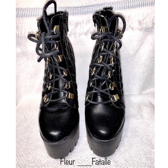 Gorgeous Black Ankle Booties 🖤 - Picture 1 of 4